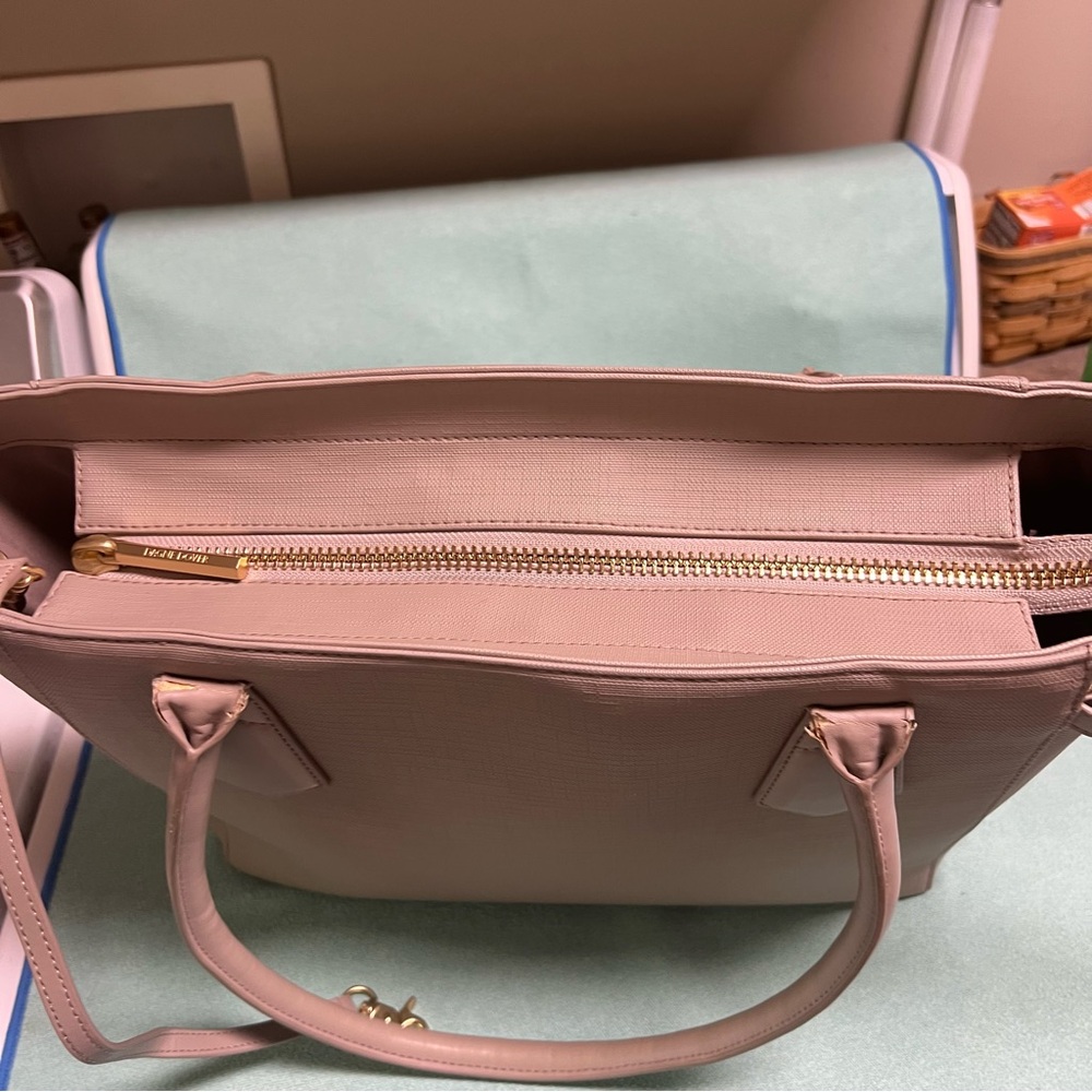 Dagne Dover Legend signature computer tote. Multiple interior pockets zip close - Picture 4 of 16